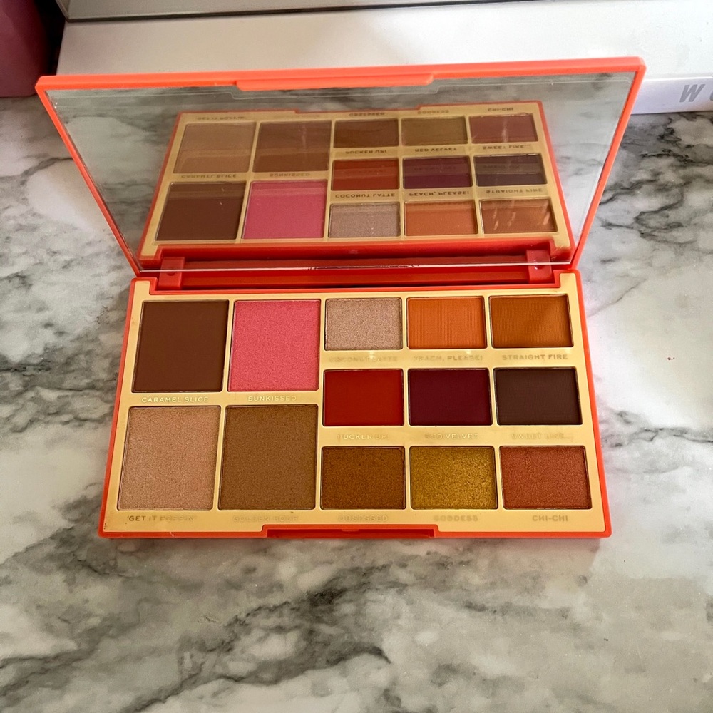 Makeup Revolution X Rachel Leary Pallet